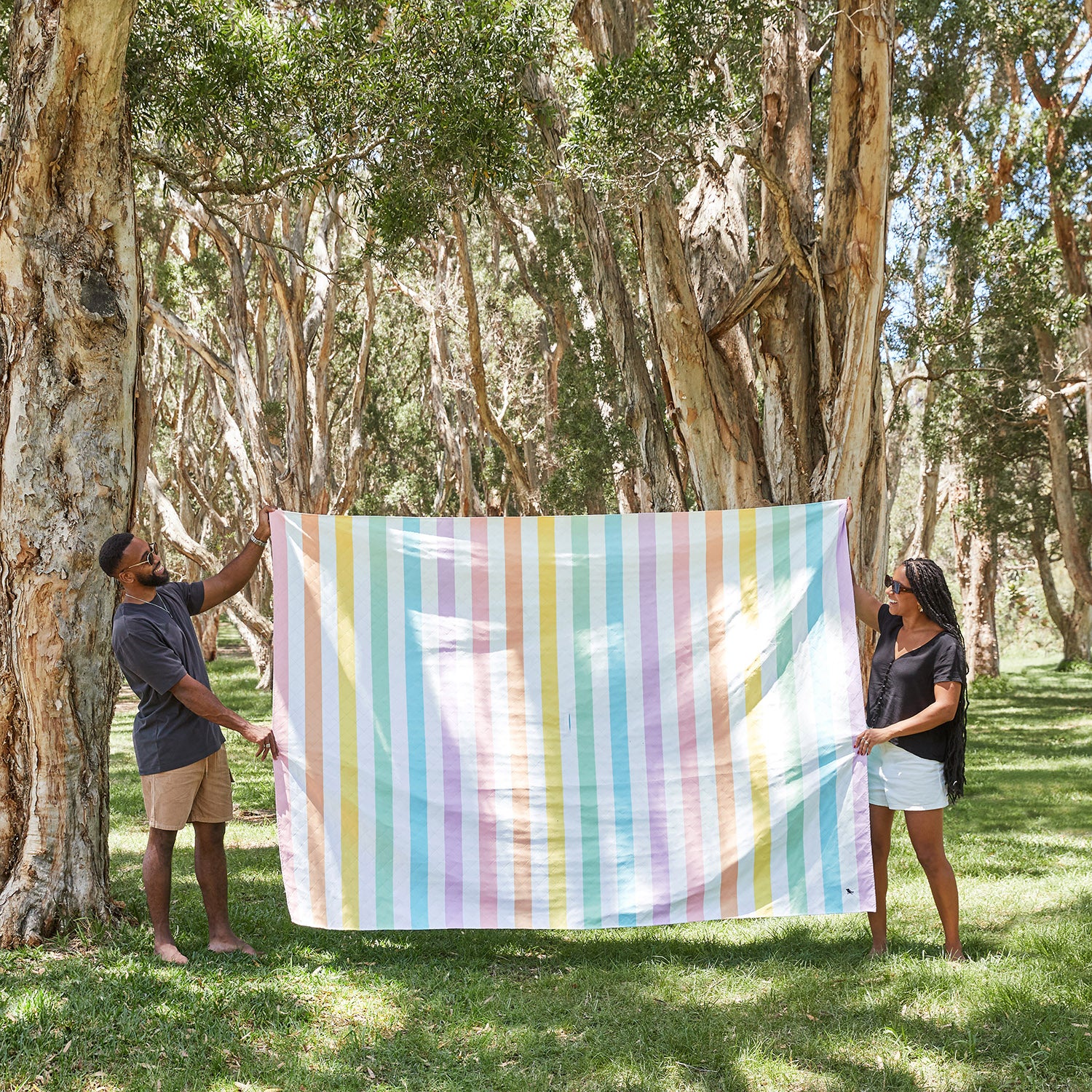 11_PICNICPARK23-MODEL-PICNIC-SUM-UNICN-093-SQ_lzcqqu_71dcb6b5-084b-4ce3-a81f-db006de31389
