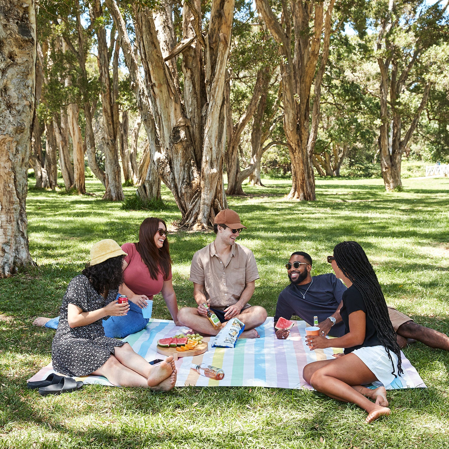 12_PICNICPARK23-MODEL-PICNIC-SUM-UNICN-077-SQ_wwywgj_75c90d85-089c-4927-9234-3a719c8945d4
